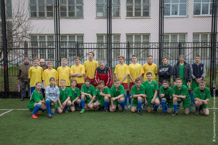 Стартовал турнир по футболу среди общеобразовательных учреждений г. Смоленска.