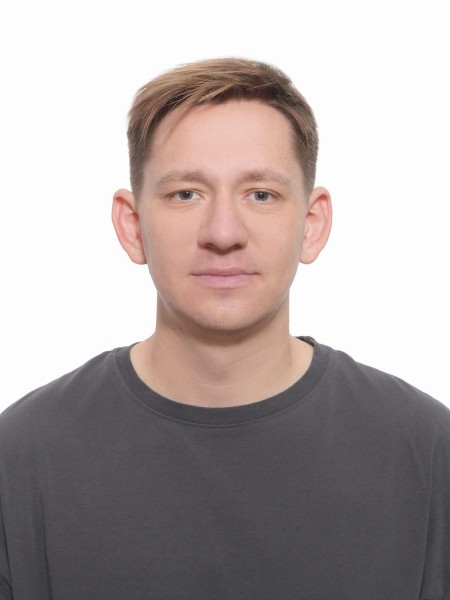 Максим Александрович Олонов