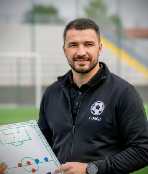 Антон Петрович Леонидов