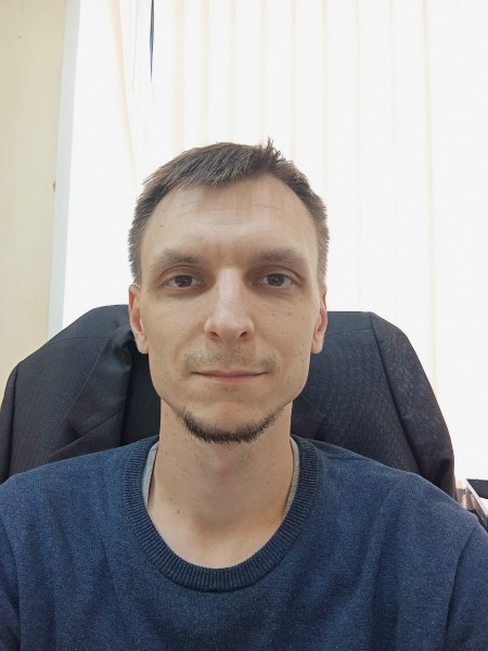 Максим Аркадьевич Несмашных