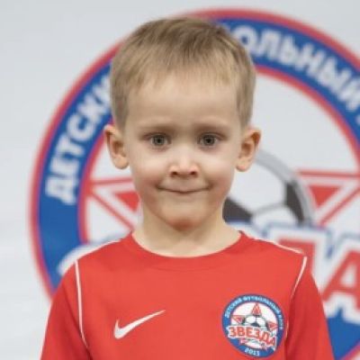 Кузнецов Артём ДФК Звезда-3